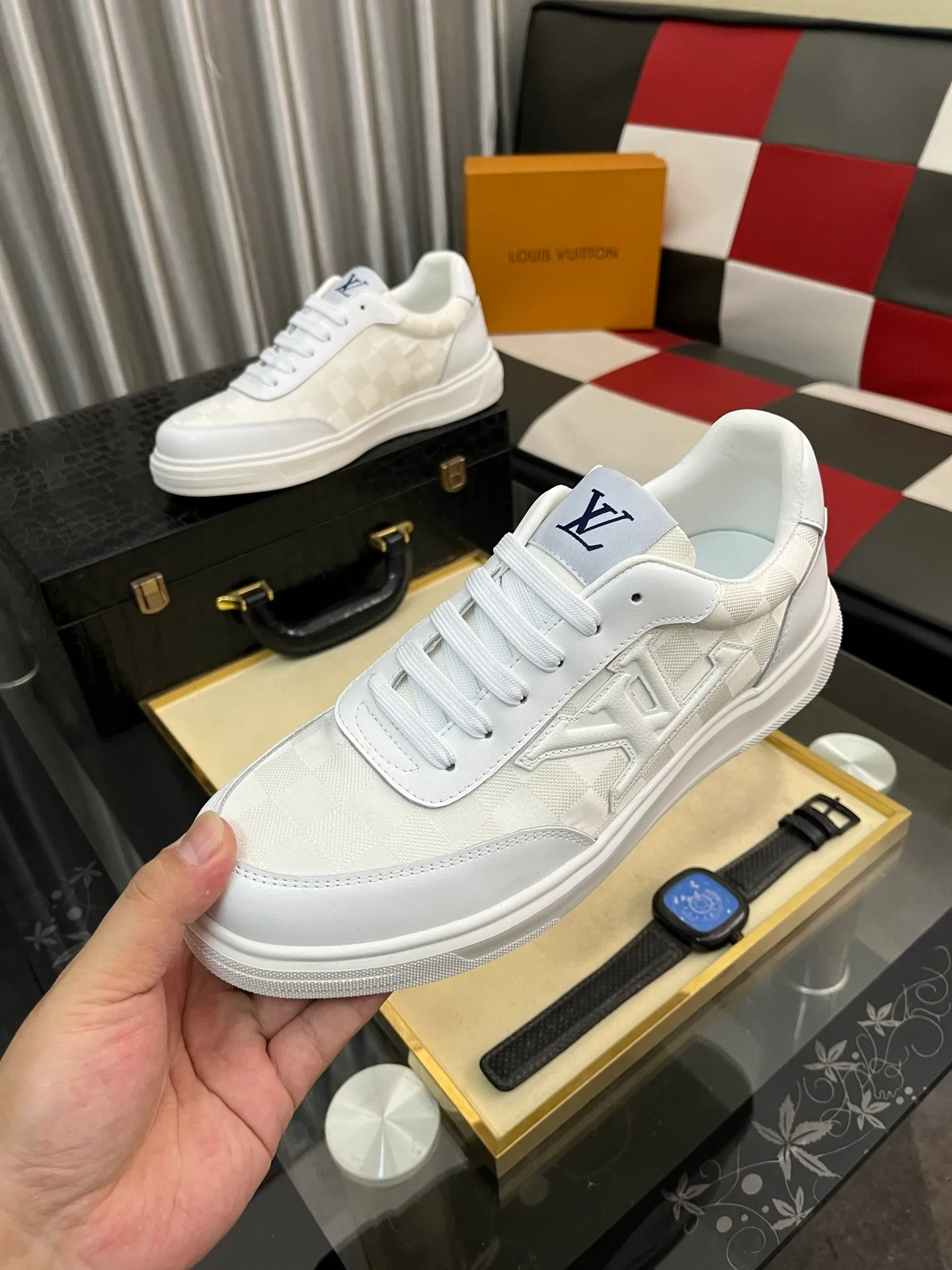 Men's shoes 💰400⌚️⌚️【LOUIS VUITTON】Same style as Louis Vuitton* official website 🚹Men's high-top casual shoes❤️Same style as popular celebrities and big names ~ Best-selling at home and abroad Lv focuses on the checkerboard series...Imported first-layer cowhide with special fabrics➕Full sheep leather lining➕Brand-specific hollow outsole💎Number: 38-443️⃣Colors available